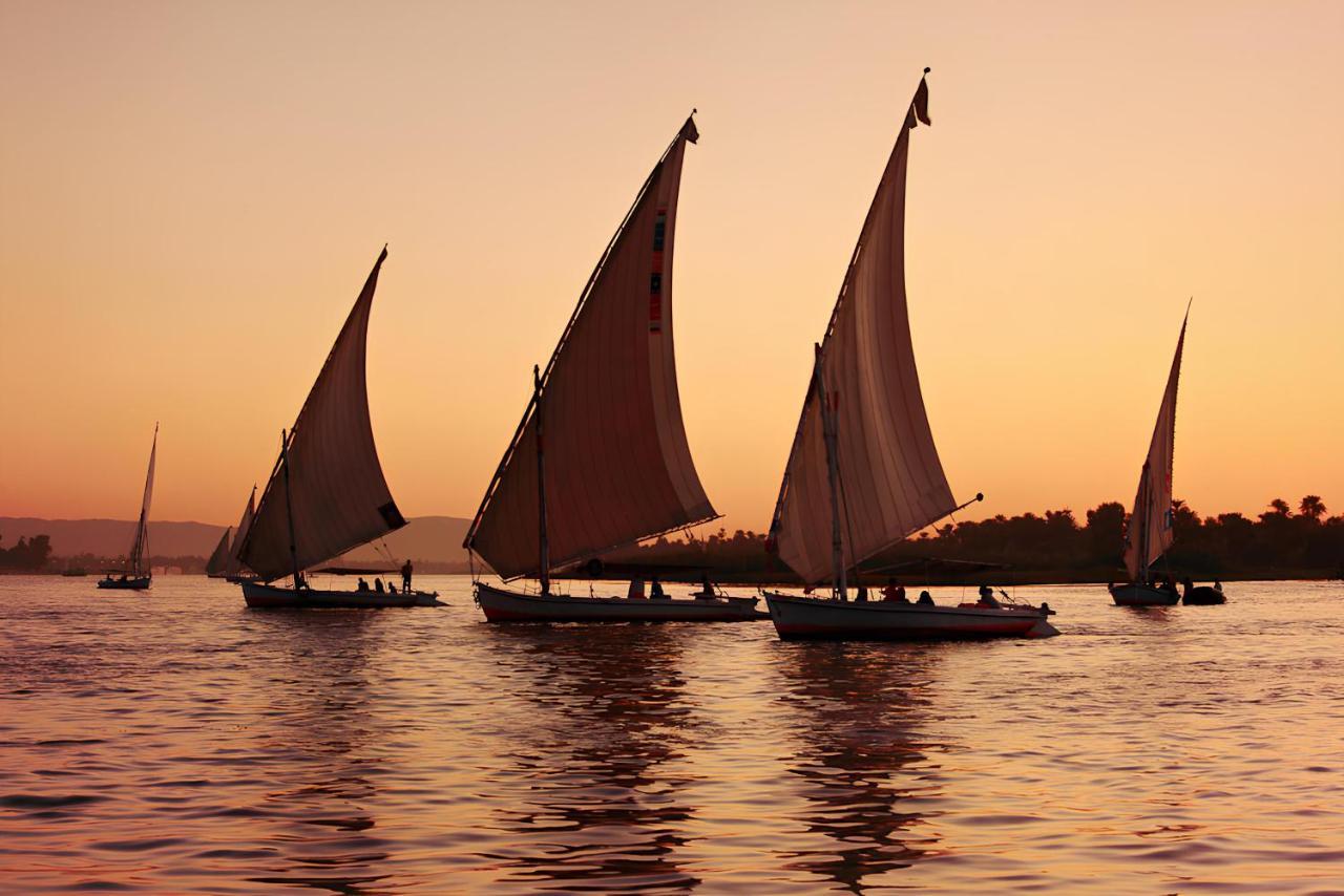 Royal Home Luxor Nile View Esterno foto
